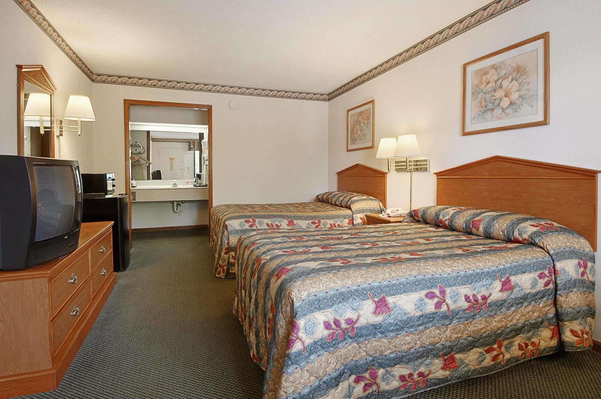 Motel Super 8 By Wyndham Burlington Nc Exterior foto